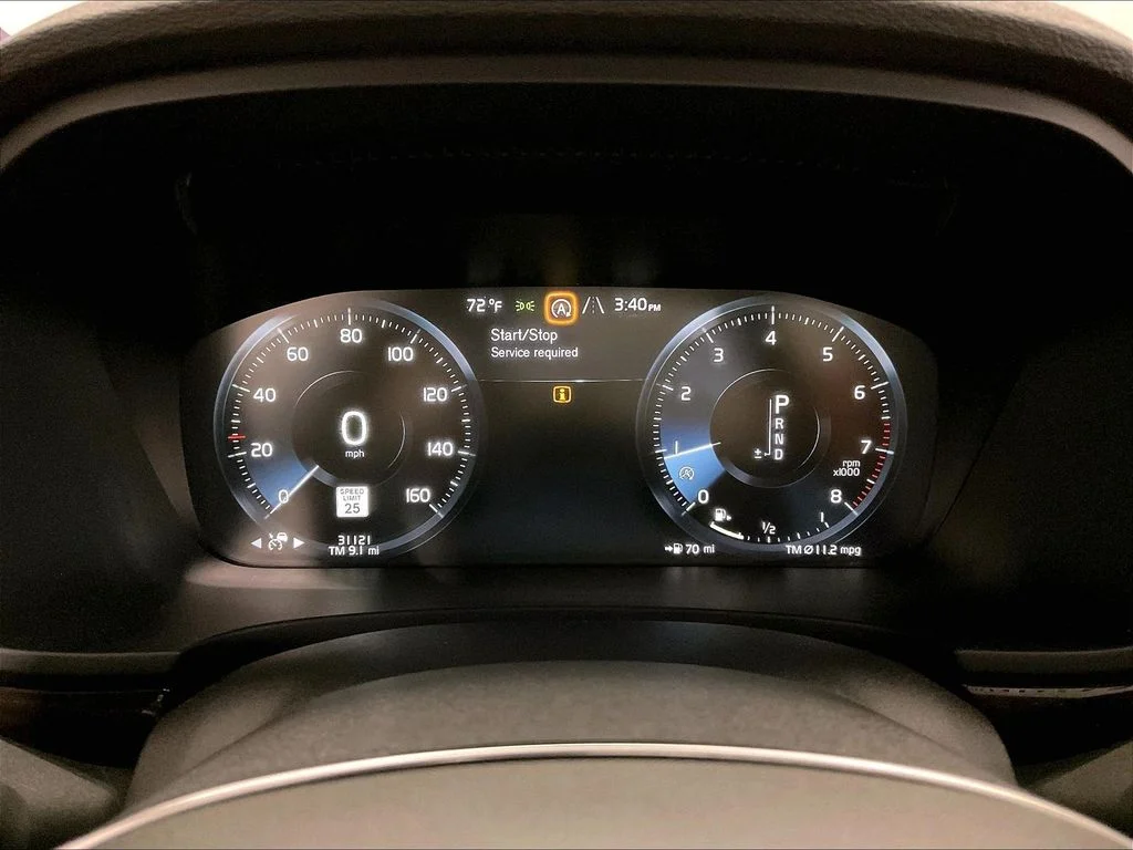 Used 2019 Gray Volvo T6 Momentum image 24