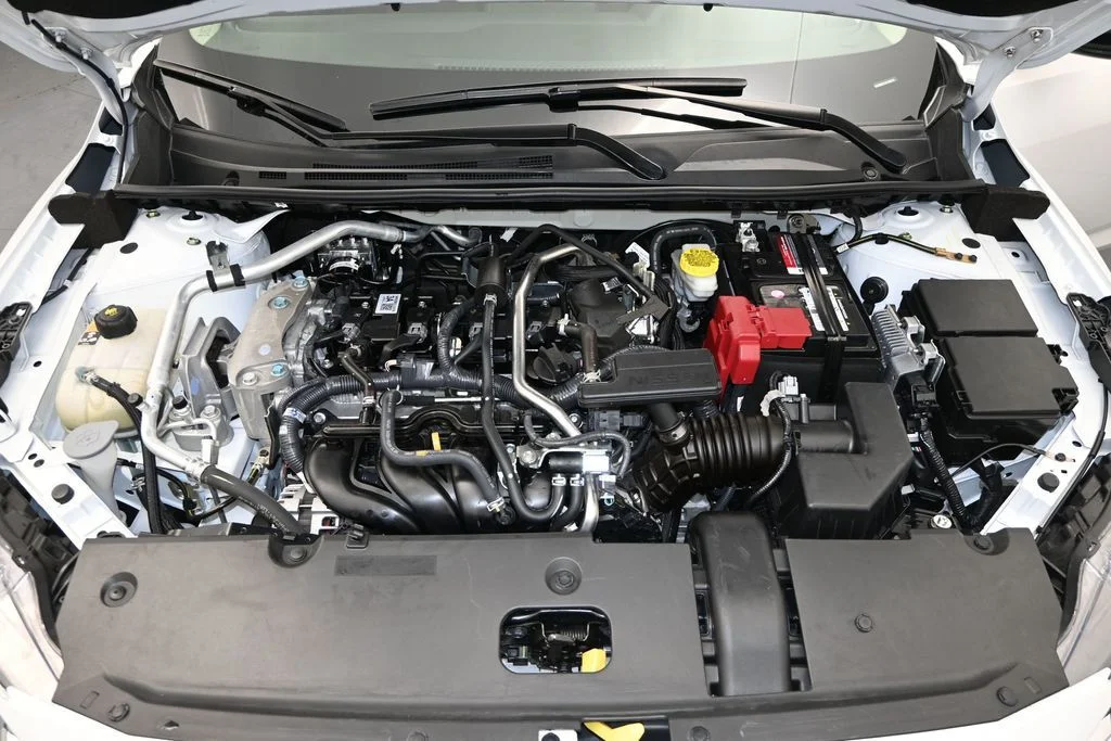 Used 2025 White Nissan SR image 26