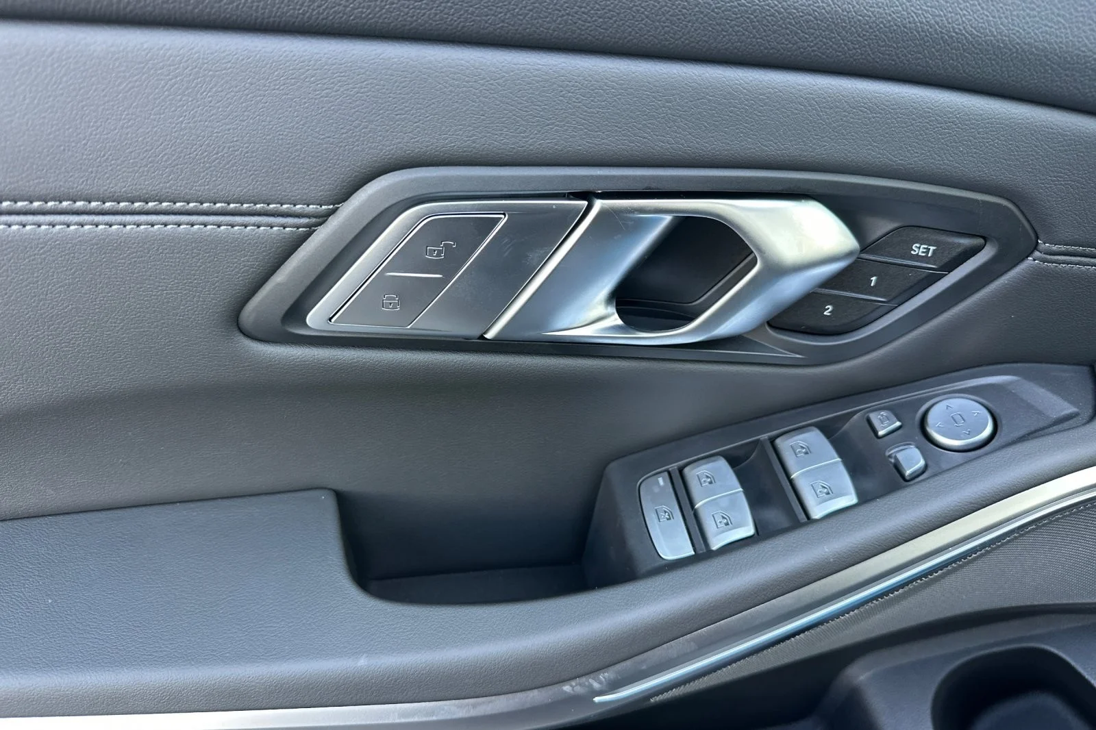 New 2027 Black Sapphire Metallic BMW  image 10