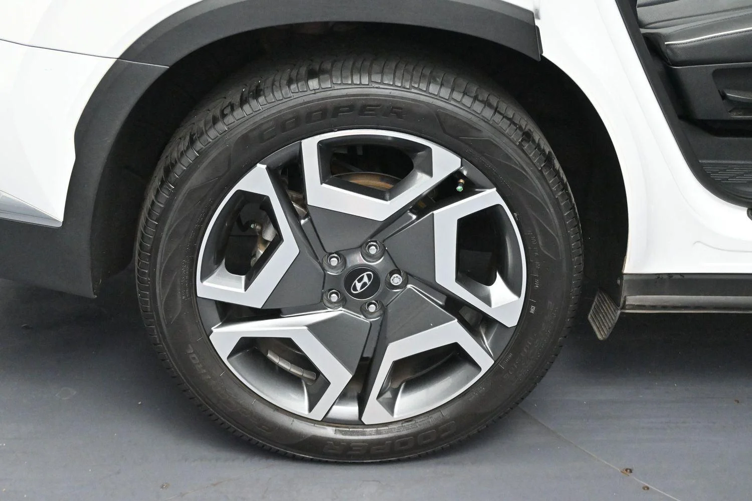 Used 2023 Hyper White Hyundai Limited image 41