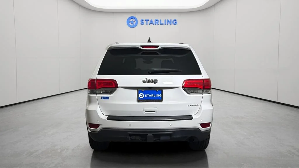 Used 2017 White Jeep Laredo image 8
