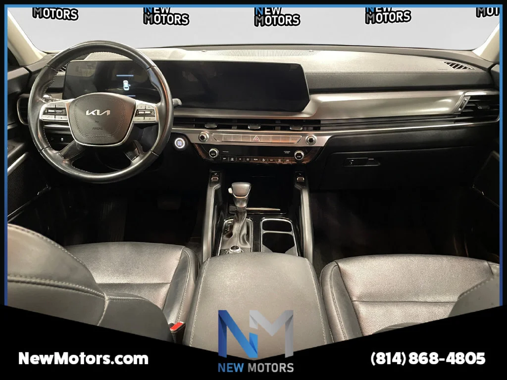 Used 2023 White Pearl Kia S image 10