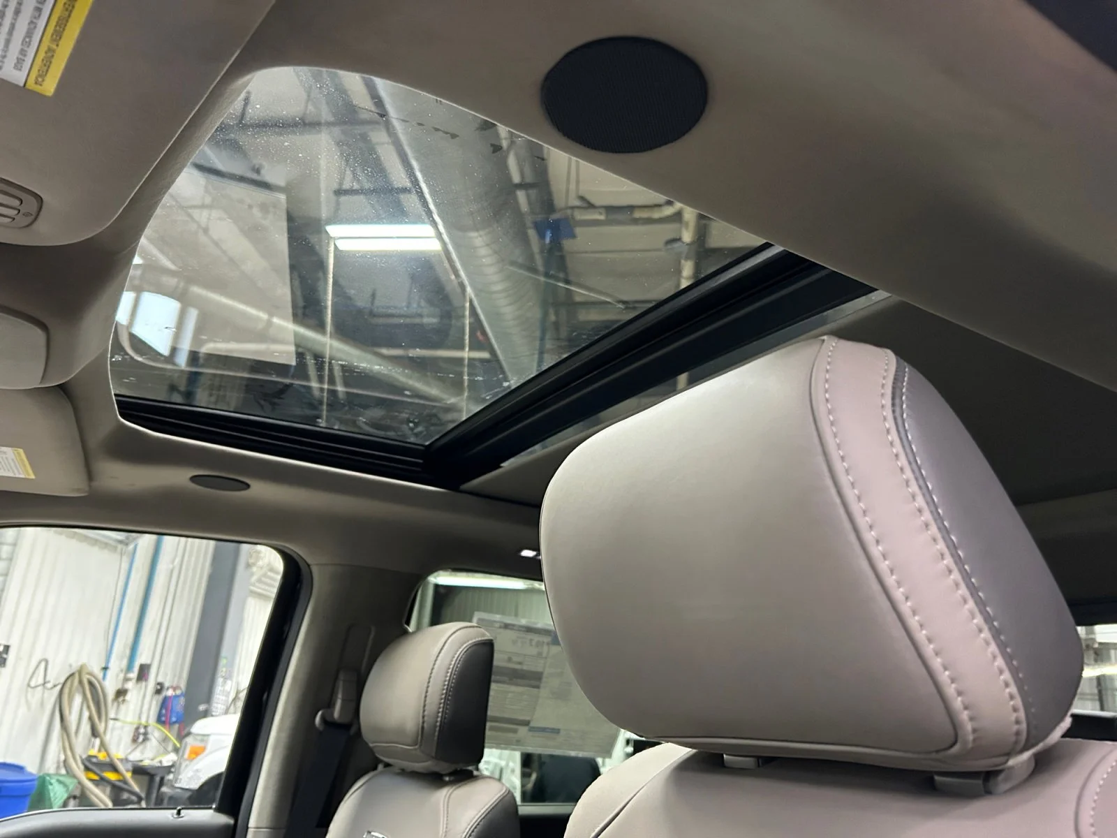New 2026 Agate Black Metallic Ford Platinum* w/ hard fold tonneau cover image 17