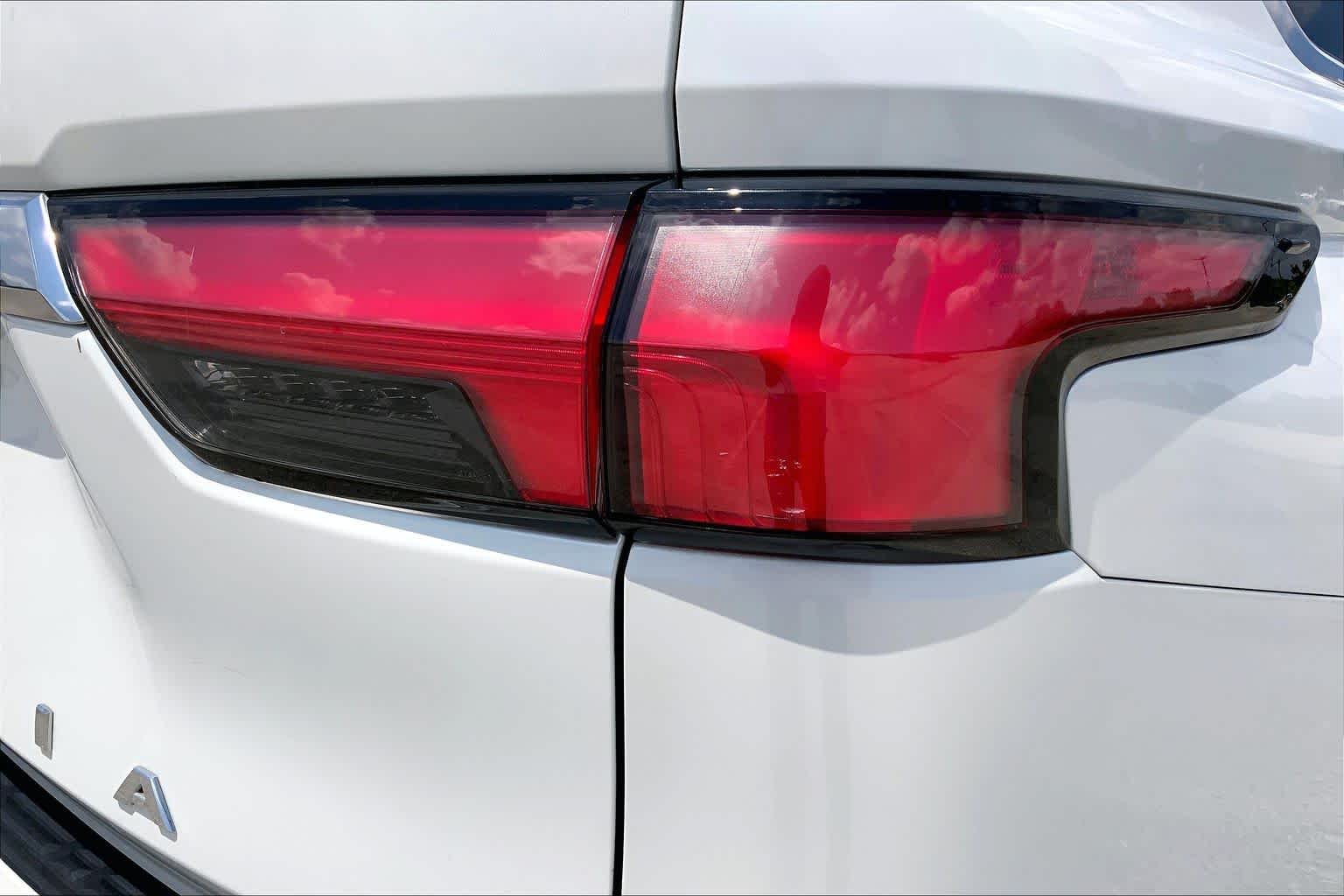 Used 2023 Wind Chill Pearl Toyota Limited image 30