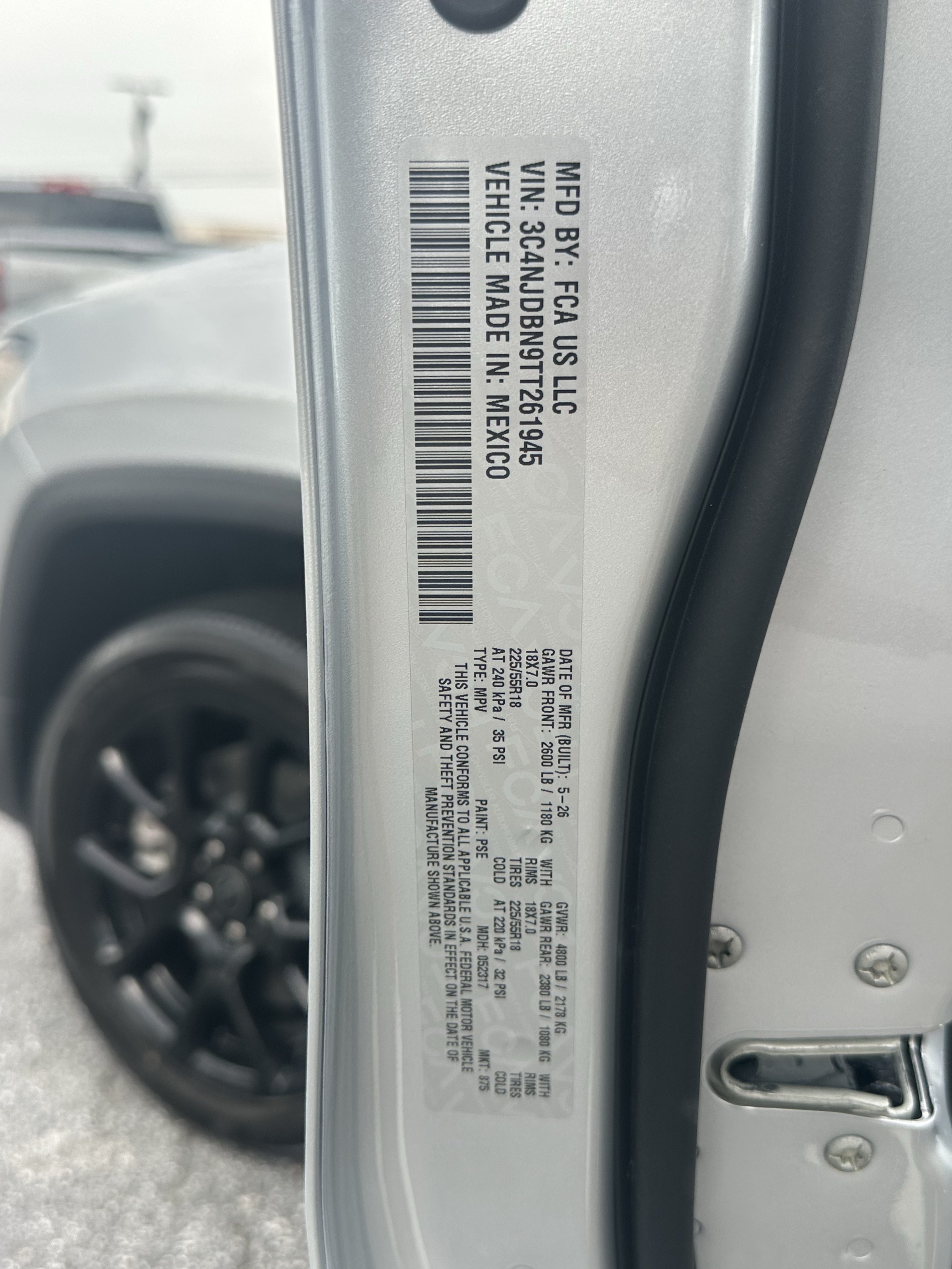 New 2026 Silver Zynith Metallic Clearcoat Jeep Latitude Altitude image 29