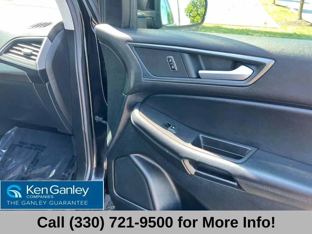 Used 2022 Black Ford SE image 58