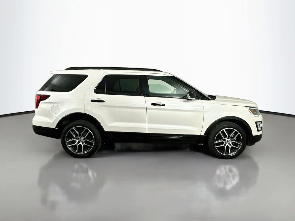 Used 2017 White Platinum Clearcoat Metallic Ford Sport image 9