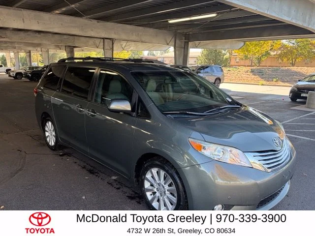 Used 2011 Green Toyota Limited image 3
