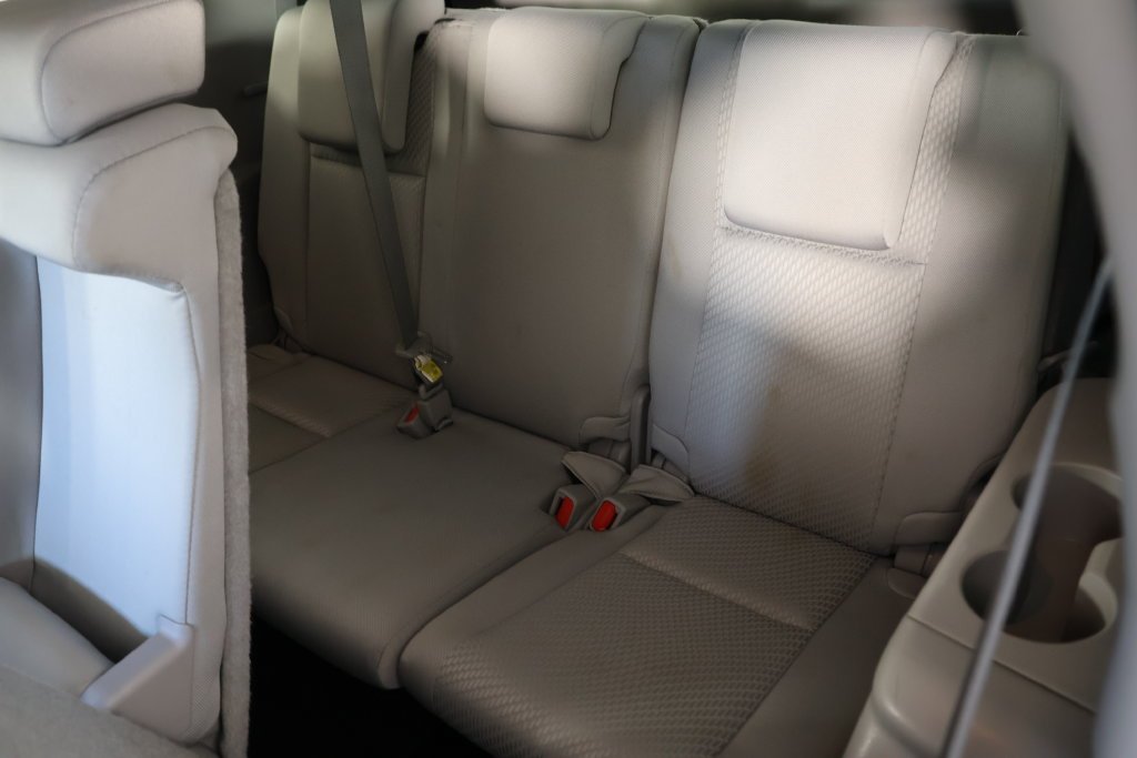 2017 Toyota Highlander LE - Photo 18