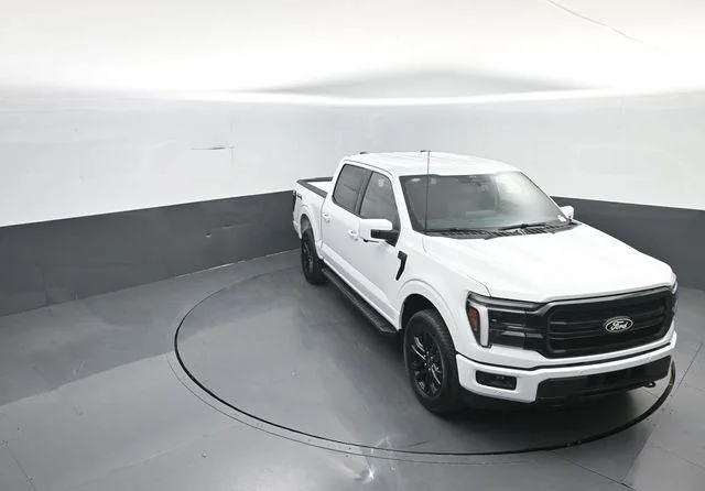 New 2026 Oxford White Ford Lariat® image 24