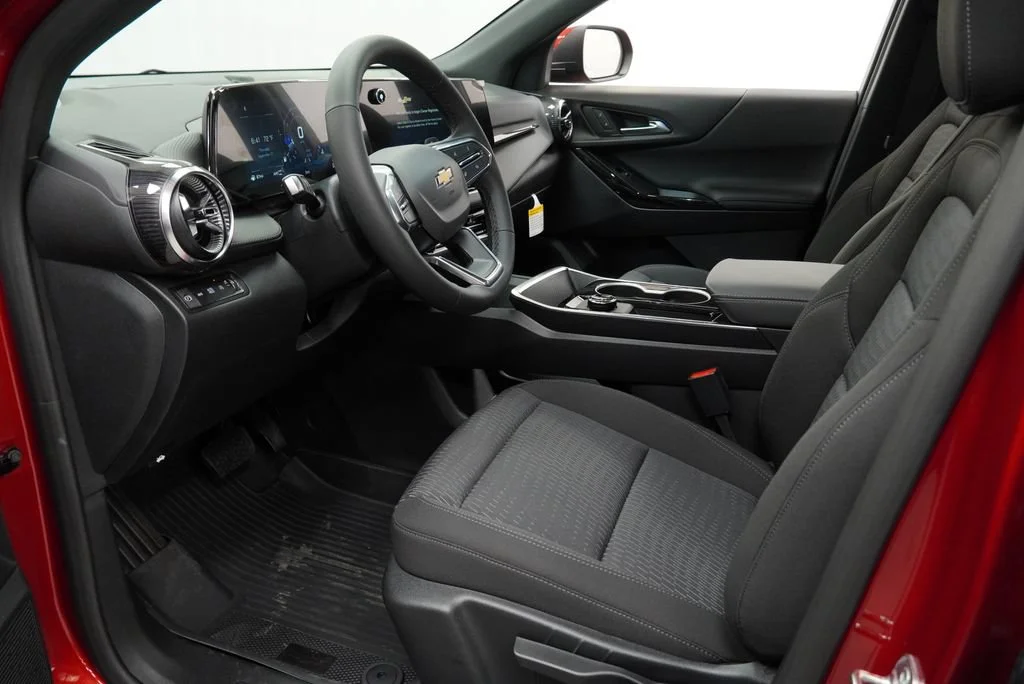 2027 Chevrolet Equinox LT - Photo 11