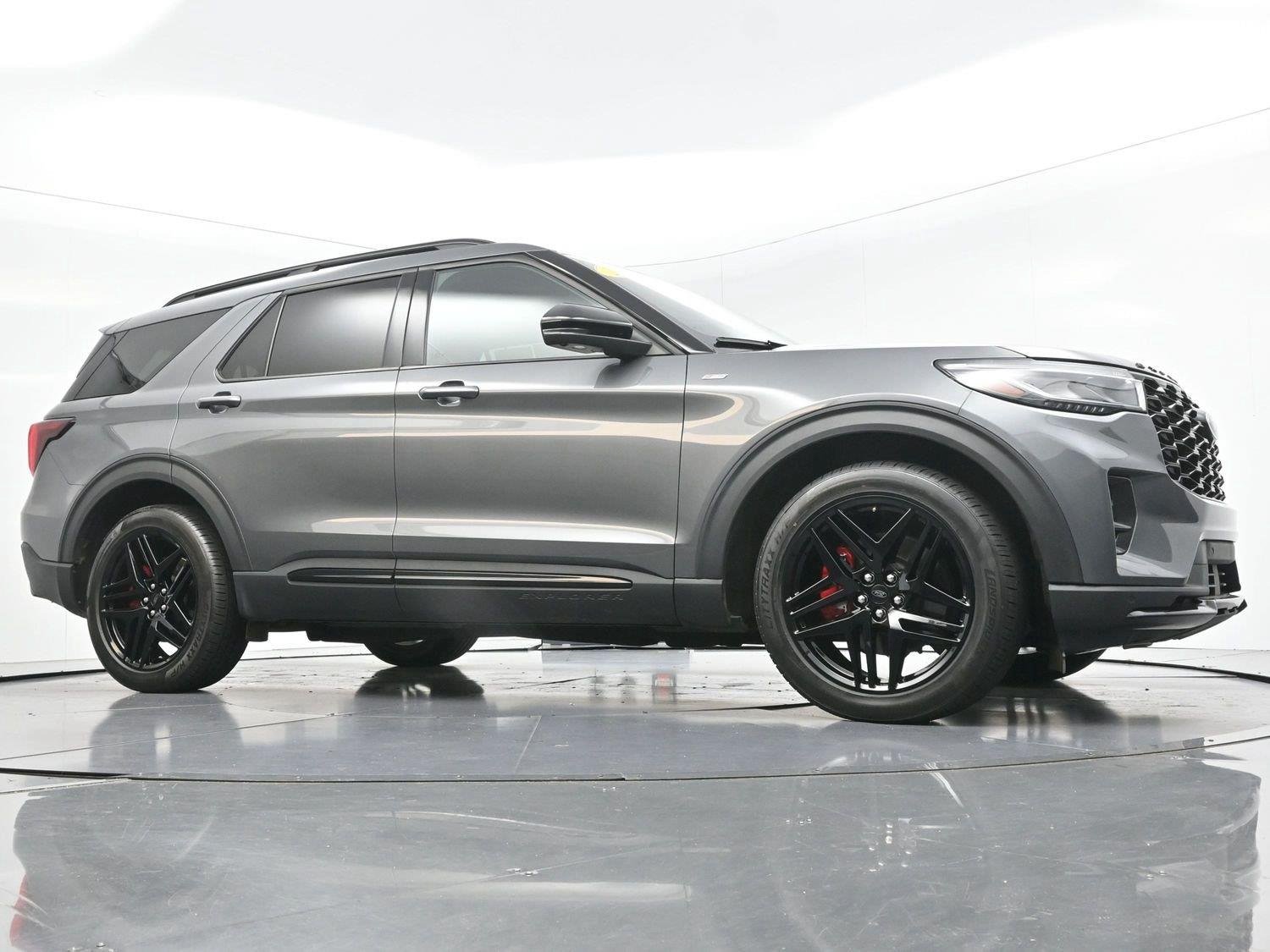 Used 2025 Carbonized Gray Ford ST-Line image 44