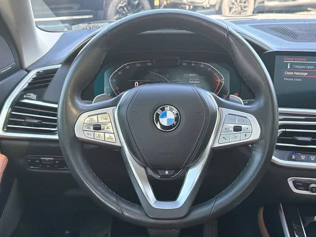 Used 2021 Gray BMW xDrive40i image 24