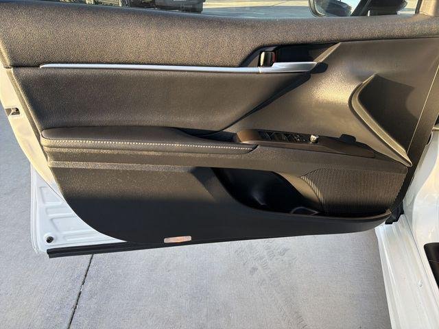 Certified Used 2023 MID BLK/WIND CHILL Toyota  image 9