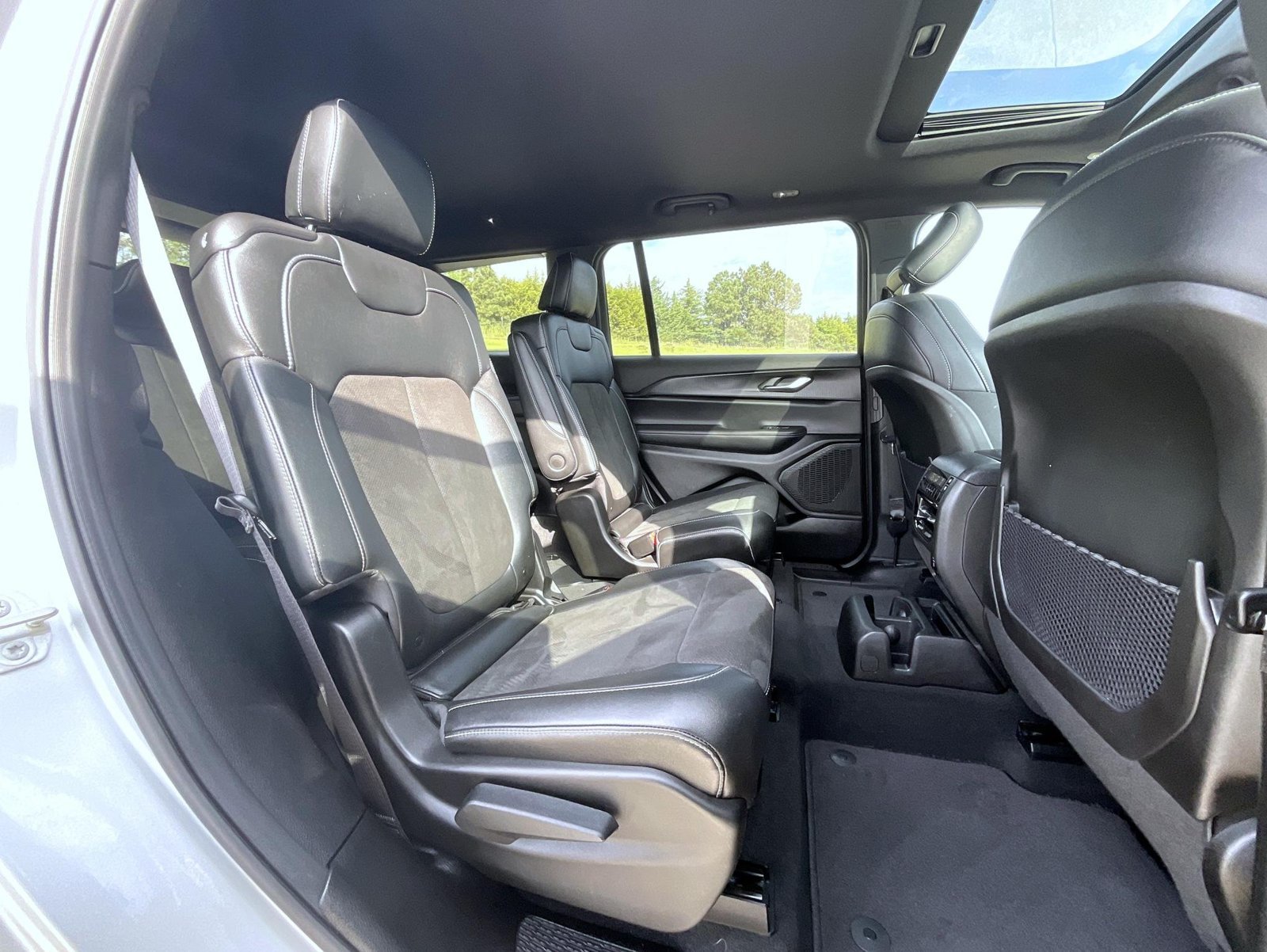 Used 2025 Silver Jeep Altitude X image 22