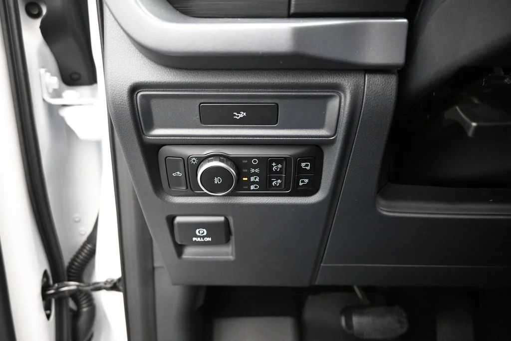 New 2026 Oxford White Ford XLT image 12