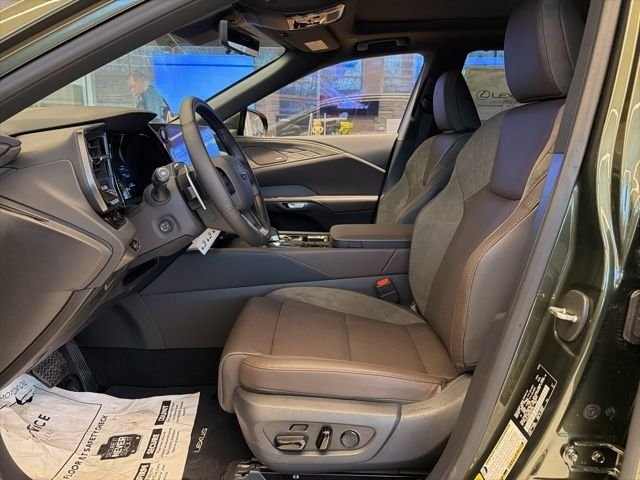 2026 Lexus RX 450h+ Luxury - Photo 7