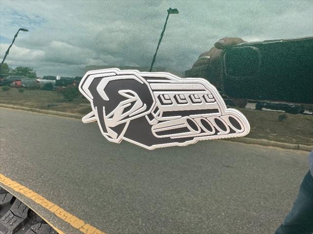 New 2026 Serrano-Green Metallic Exterior Paint RAM Warlock image 10