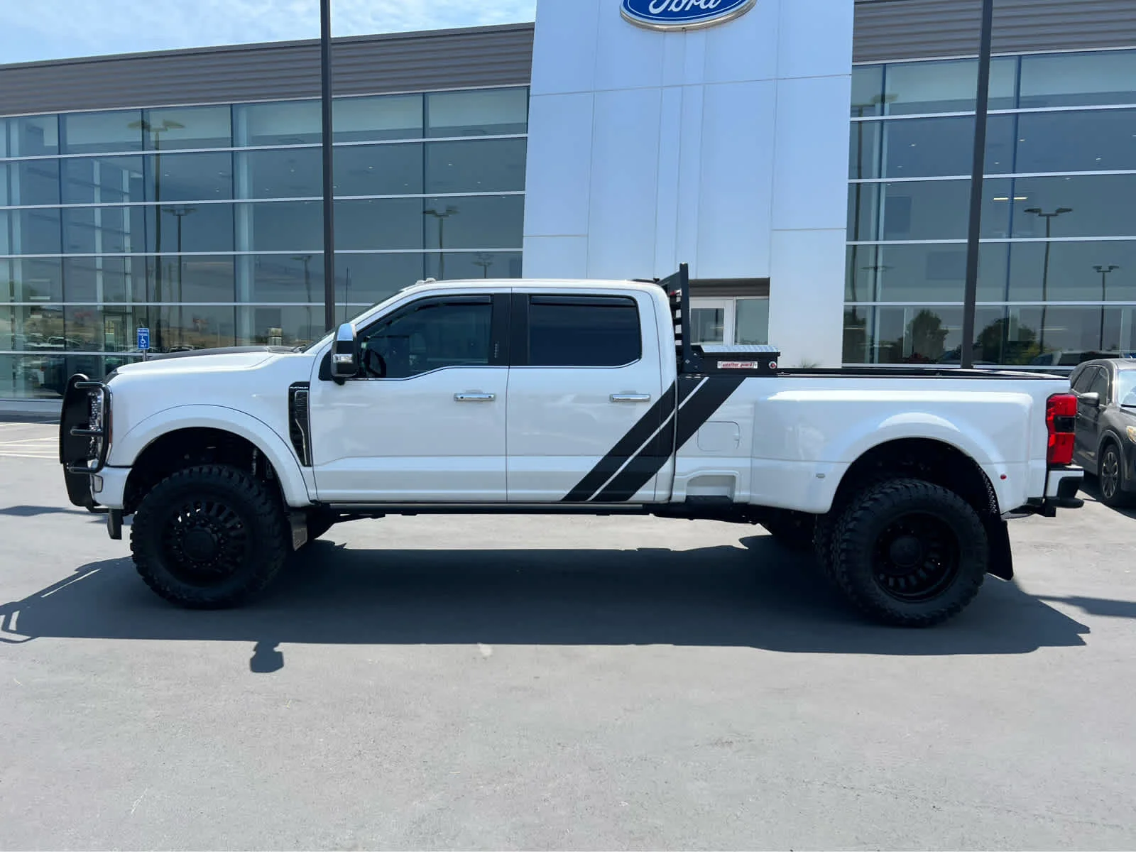 Used 2024 Star White Ford Platinum image 12