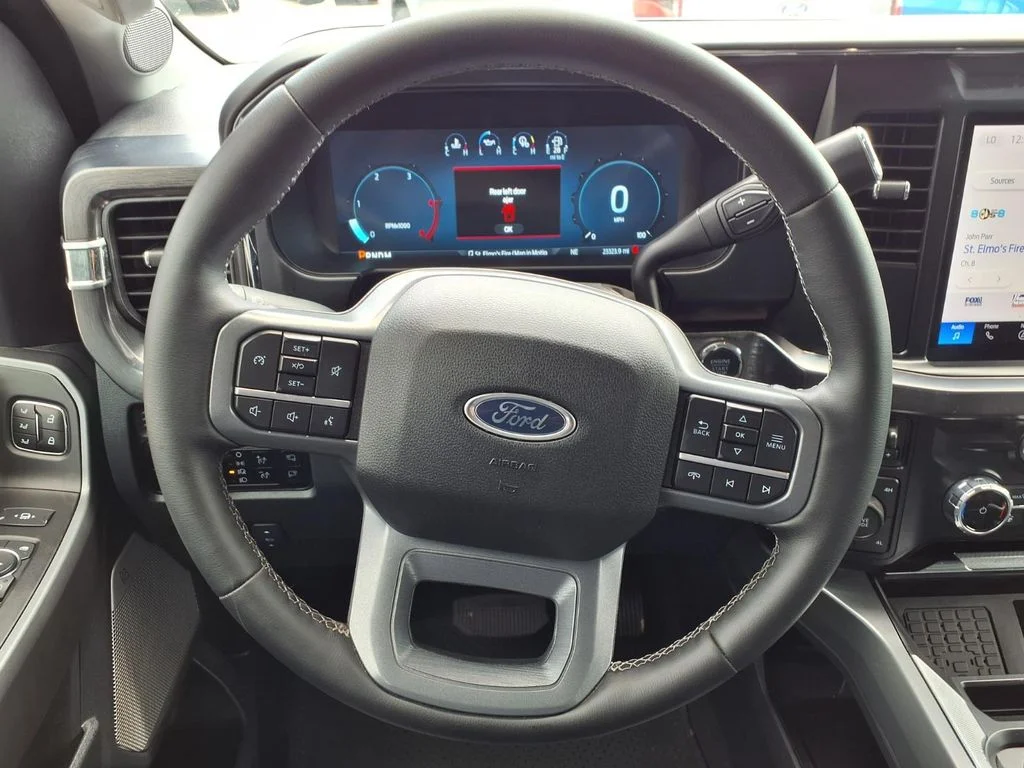 Used 2025 Blue Ford Lariat image 9