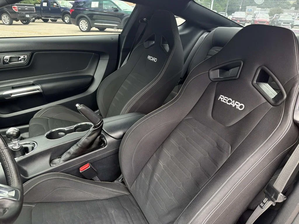 Used 2015 Black Ford GT image 17