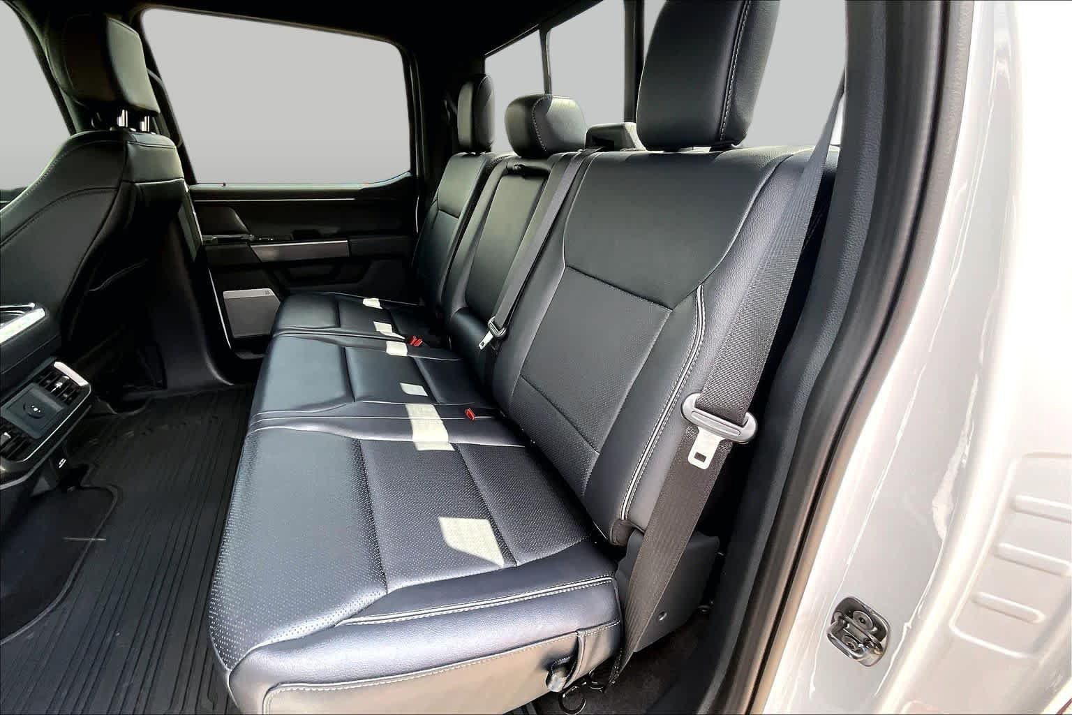 Used 2025 Oxford White Ford LARIAT image 23