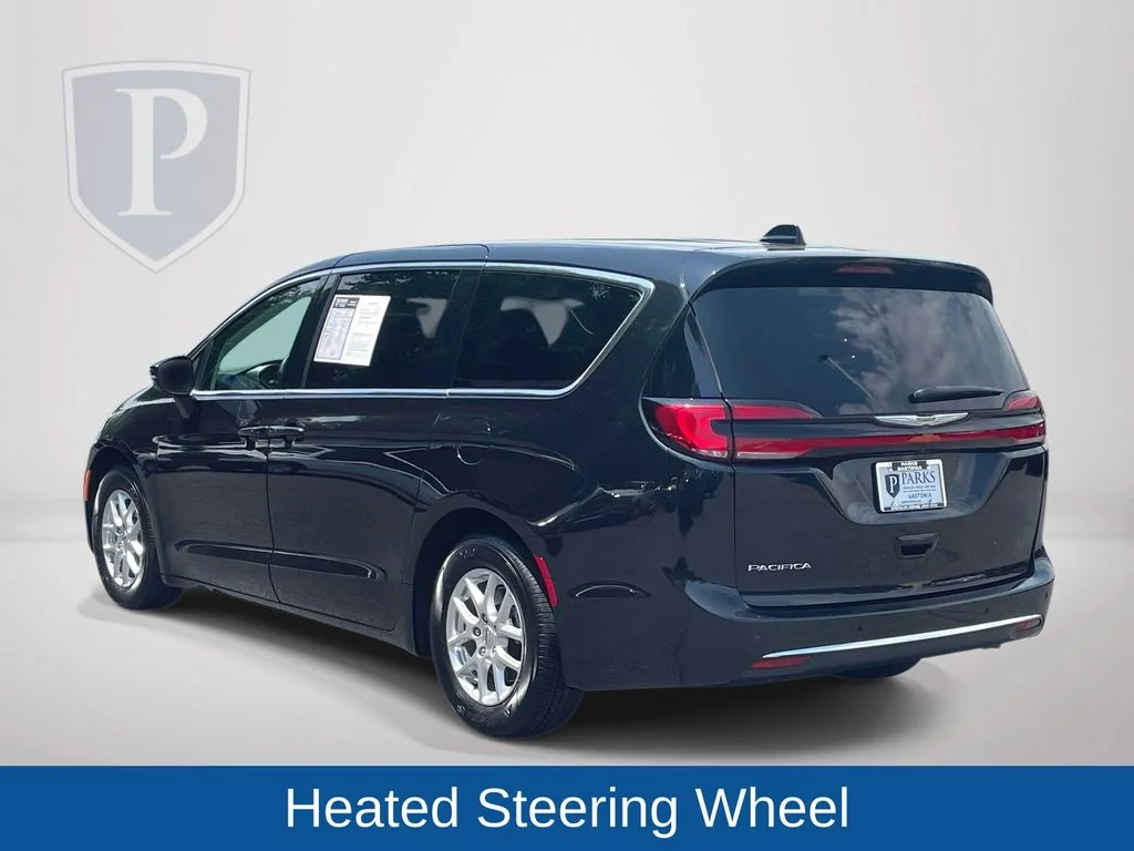 Used 2023 Black Chrysler Touring L image 7