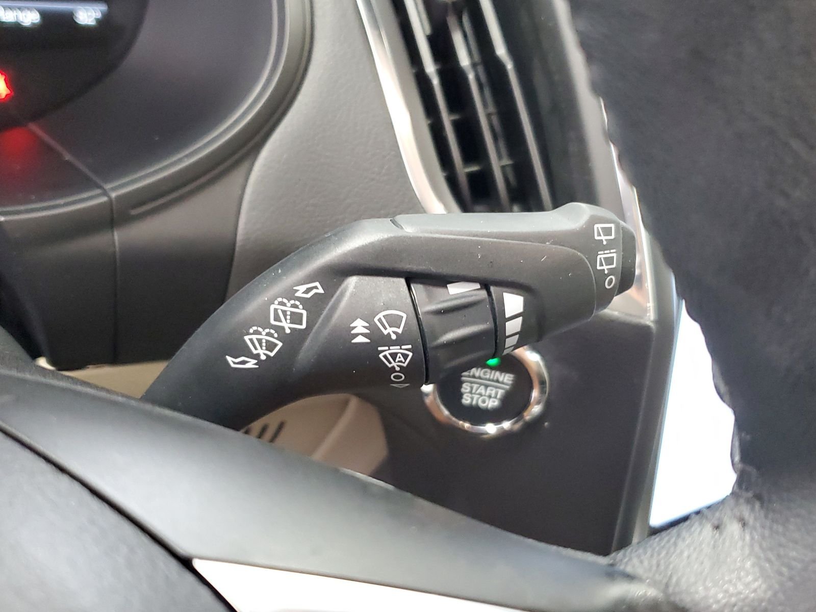 Used 2024 Green Ford Titanium image 28