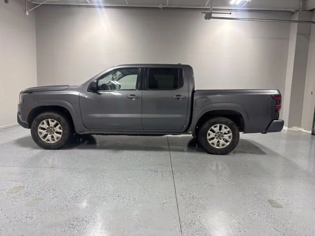 Used 2022 Gray Nissan SV image 7