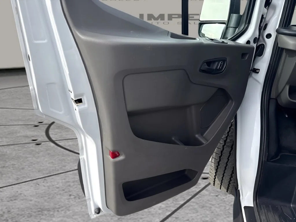 Used 2023 White Ford XL image 21
