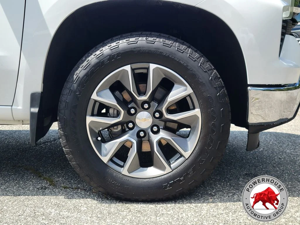 Used 2023 White Chevrolet LT image 11