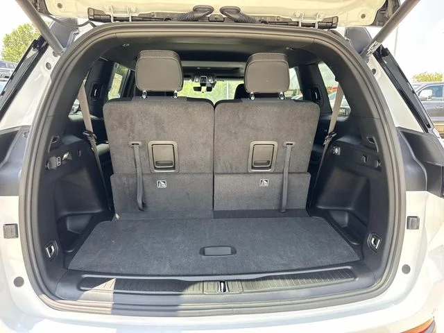 New 2026 White Jeep Laredo X image 9