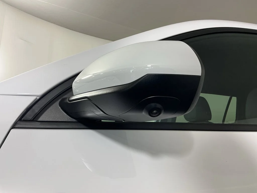 New 2027 Summit White Chevrolet LT image 4