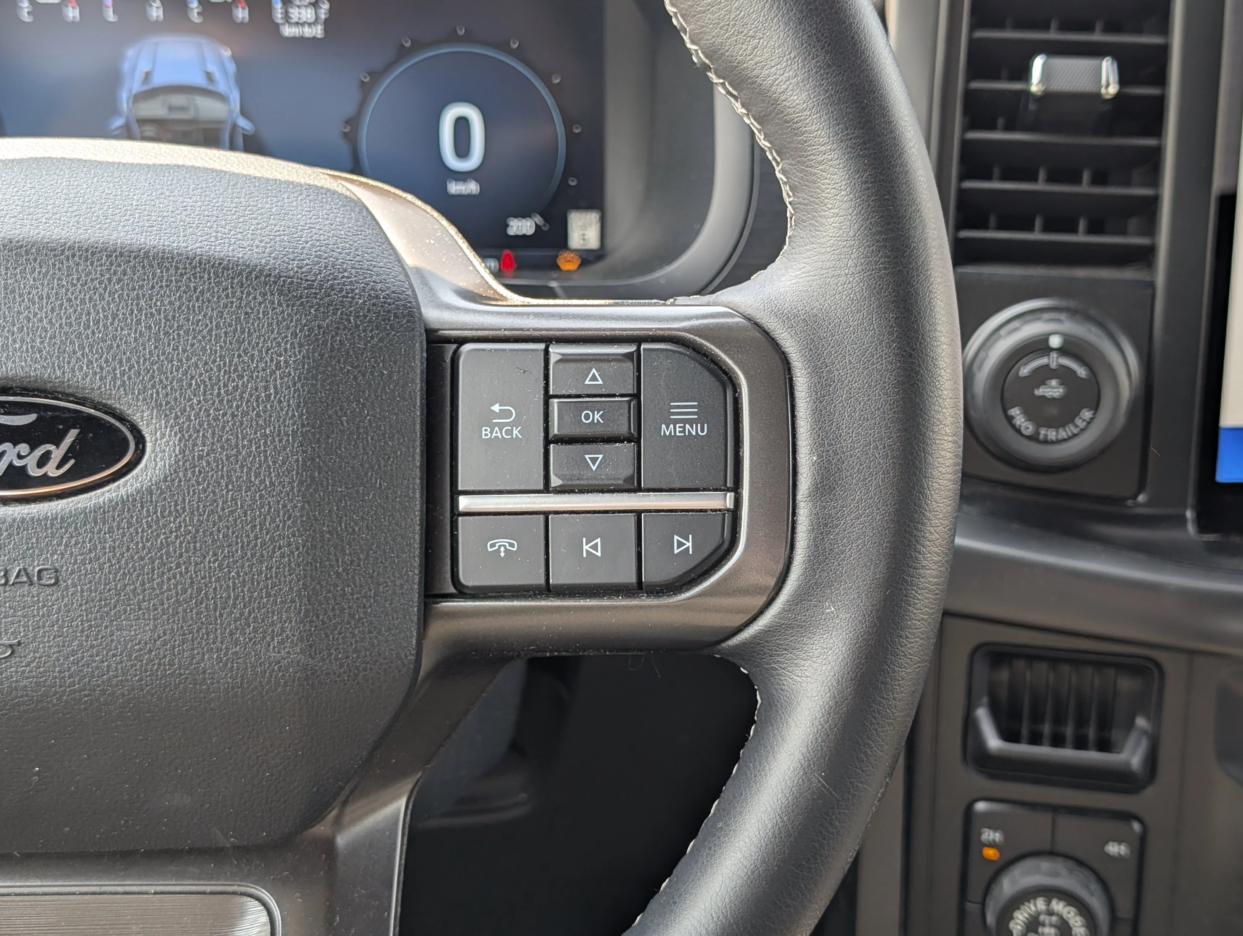 Used 2024 Avalanche Ford XLT image 25