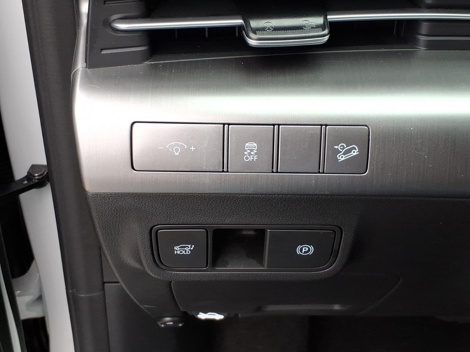 Used 2026 Atlas White Hyundai Limited image 17