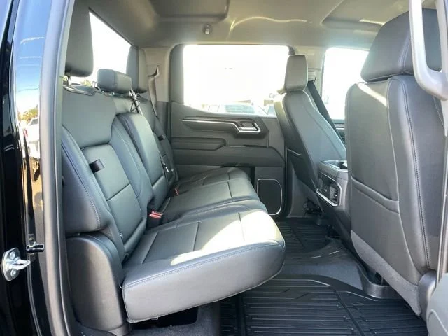 2026 GMC Sierra 1500 SLT - Photo 19