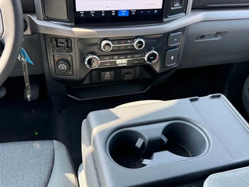 New 2026 Oxford White Ford XLT image 19