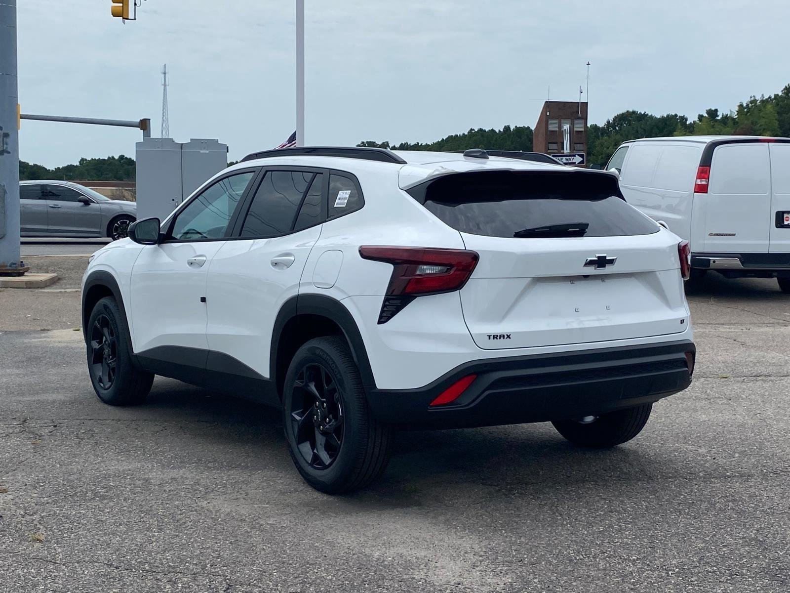 New 2026 Summit White Chevrolet LT image 4