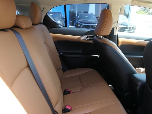 Used 2015  Lexus Hybrid image 25