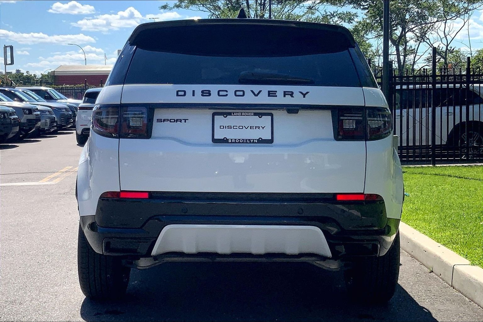 New 2026 Fuji White Land Rover Landmark image 4