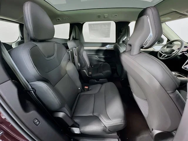2025 Volvo EX90 Ultra - Photo 19