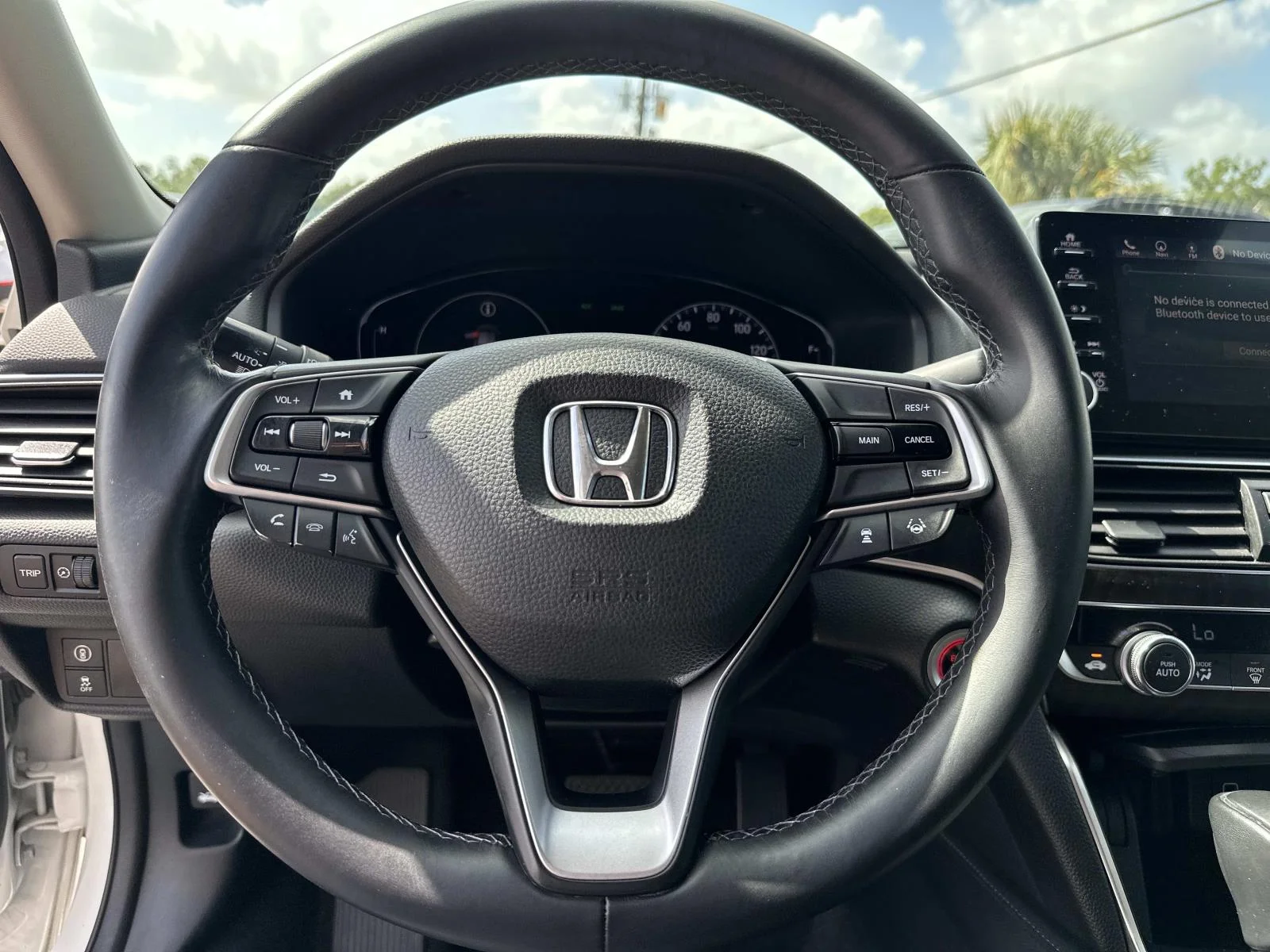 Used 2018 White Honda EX-L Navi 1.5T image 13