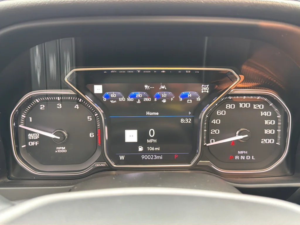 Used 2021 White GMC AT4 image 12