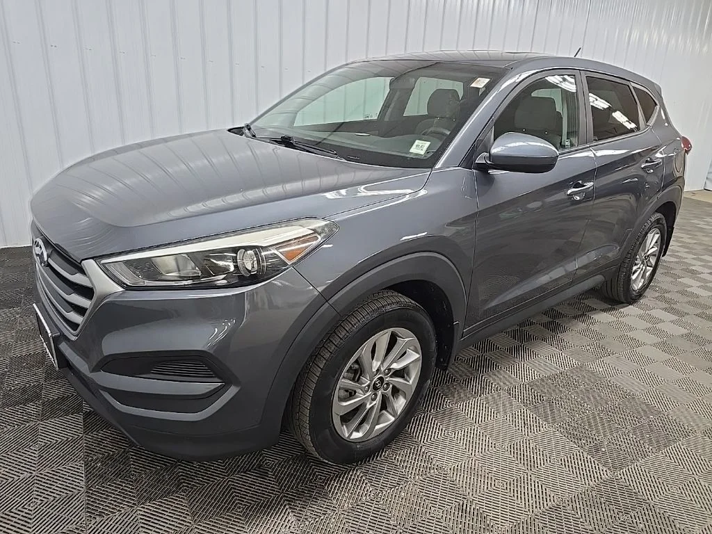 Used 2018 Gray Hyundai SE image 8