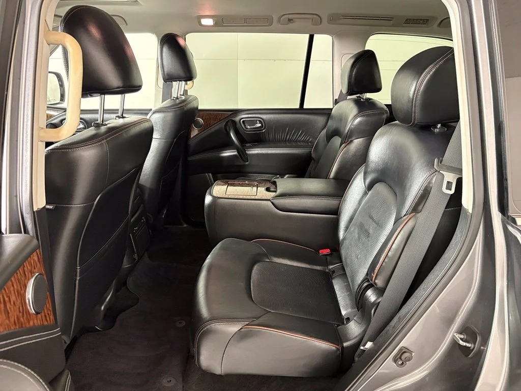 Used 2020 Gray Nissan SL 4WD image 31