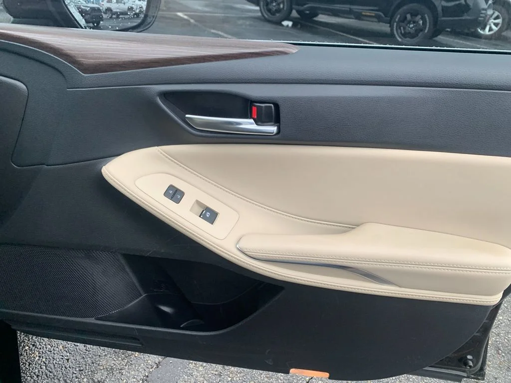 Used 2022 Black Toyota XLE Plus image 20