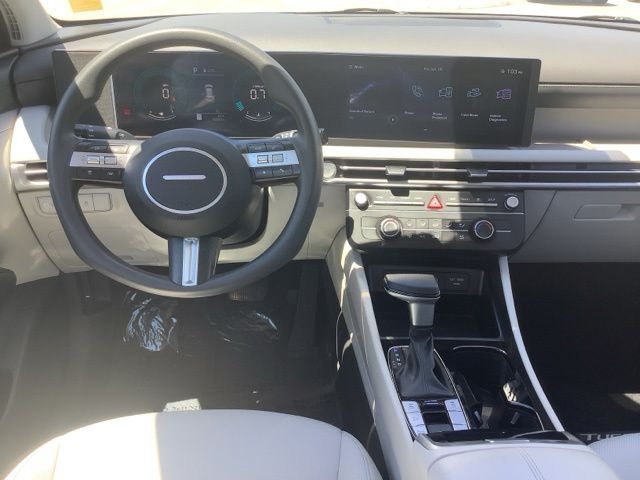 2025 Hyundai Tucson SE - Photo 12