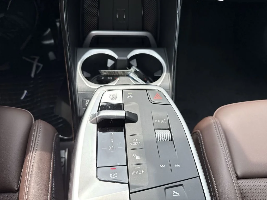 Certified Used 2025 Green BMW xDrive28i image 25