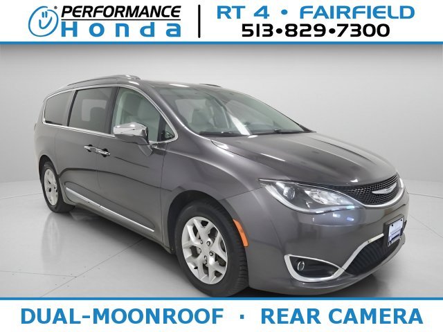 2019 Chrysler Pacifica Limited's photo