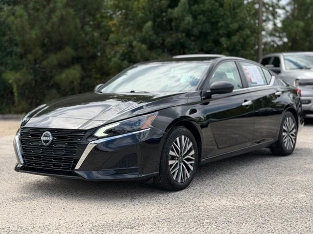 Used 2025 Black Nissan 2.5 SV image 3